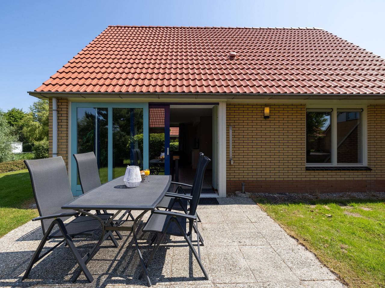 Villa in Friesland mit Steg und Garten in Ijsselmeer