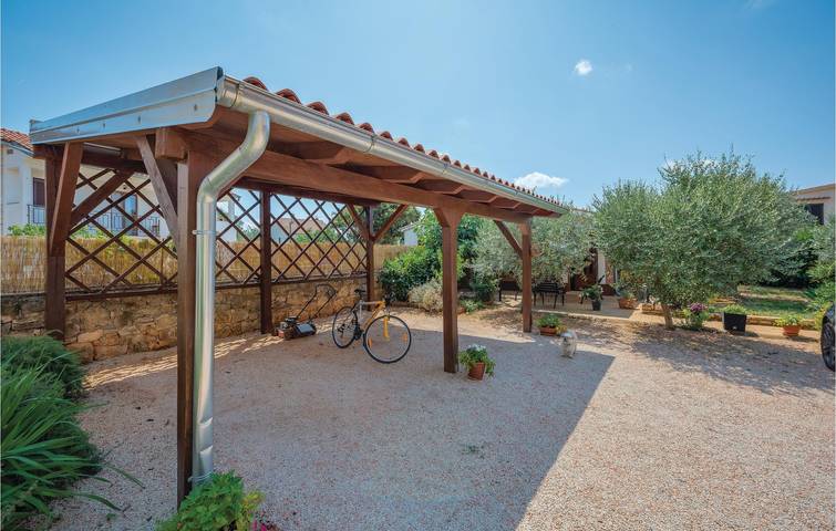 Ganze Ferienwohnung, Charmante 100 m² große Ferienwohnung mit Terrasse, Parkplatz und WLAN in Rovinjsko Selo in Rovinjsko Selo, Rovinj