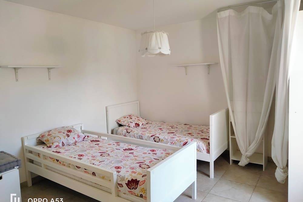 Country house  in Aubagne, Marsella region