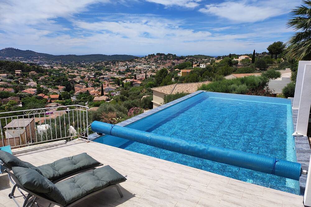 Entire apartment, Chemin du Paradis in Ollioules, Toulon region