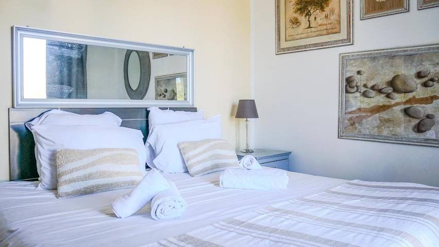 Maison d’hôte pour 3 personnes, avec jardin et vue ainsi que piscine et sauna à Gassin - 3