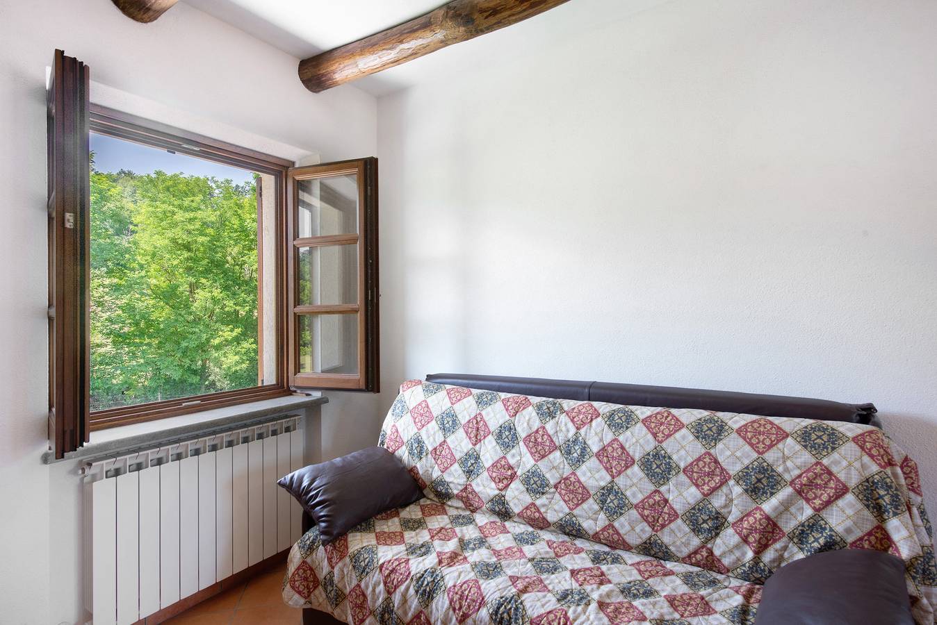 Entire studio, Studio Apartment 'Ant Ra Prina Chiaro Pino' with Mountain View and Shared Garden in Sassello, Savona Province