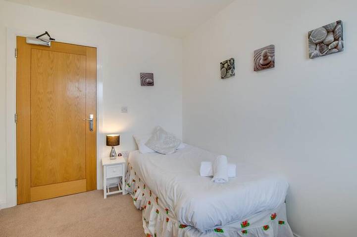 4 Bed in Marina (oc-hh206) in Swansea, Swansea e dintorni
