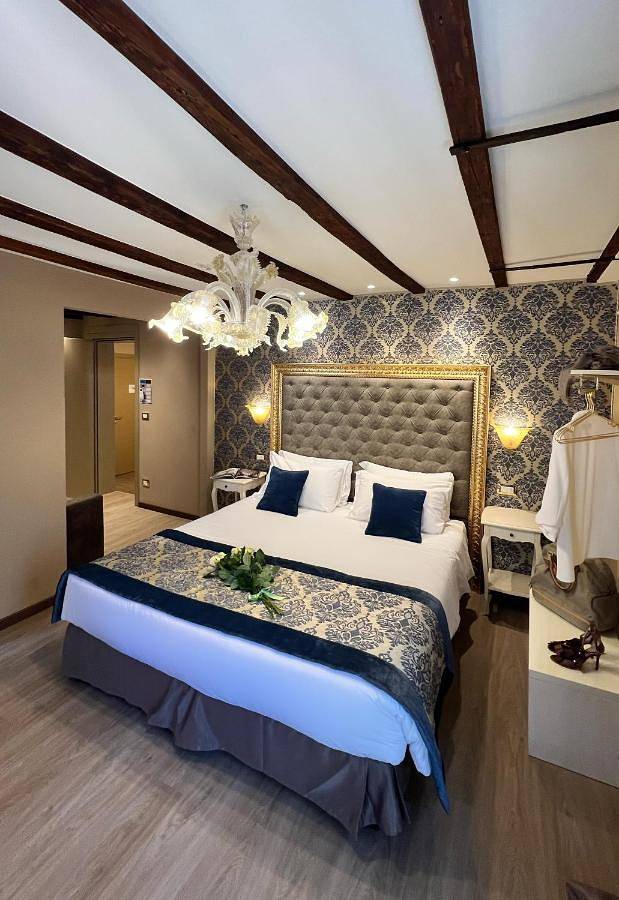 Chambre d’hôte pour 2 personnes, avec Terrasse dans Place Saint Marc - 4