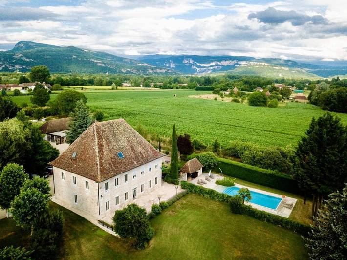 Location de vacances pour 10 personnes, avec jardin ainsi que piscine et vue à Les Avenières - 2