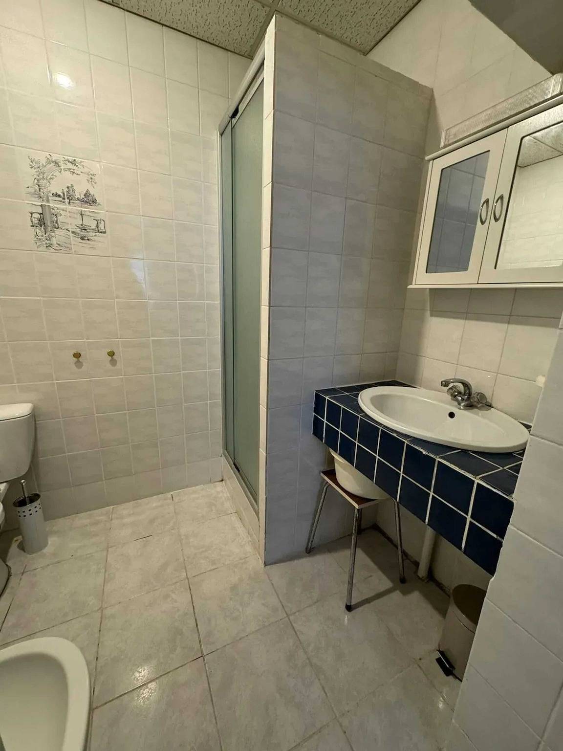 Estudio entero, Estudio encantador en Néris-les-Bains, 20 m², con terraza in Néris-les-Bains, Región de Montluçon