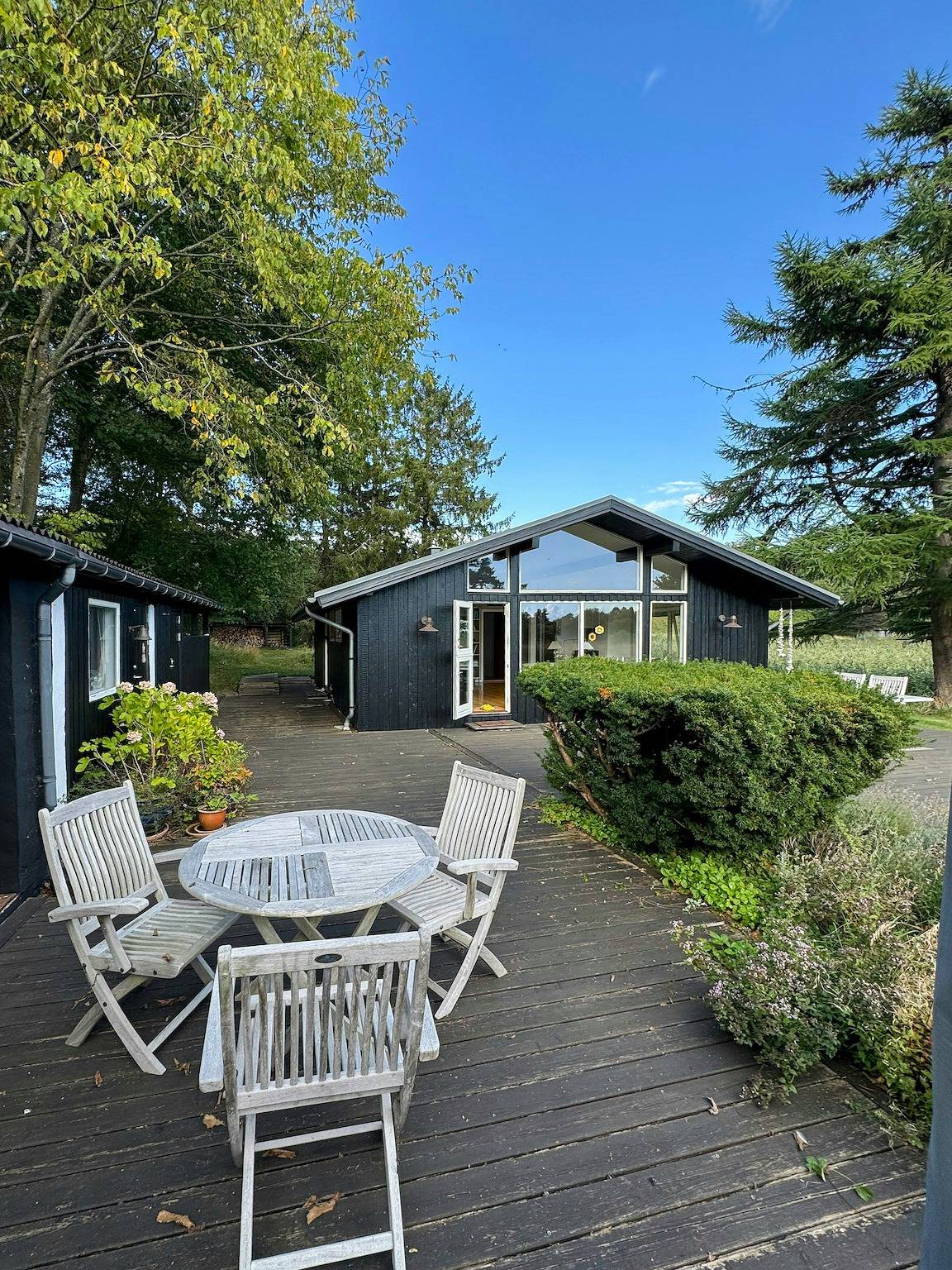 60'er-sommerhus i fredet naturområde nær stranden in Nykøbing Sjælland, Nordwestseeland