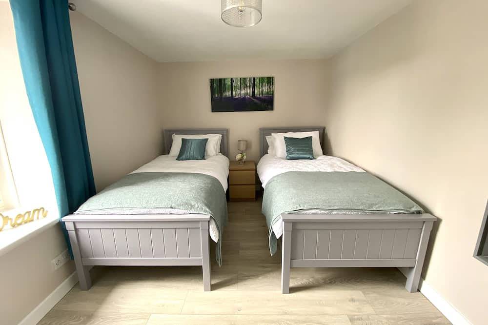 Well equipped dog friendly cottage ideal for relaxing, walking, cycling, golf in Crieff, Perthshire
