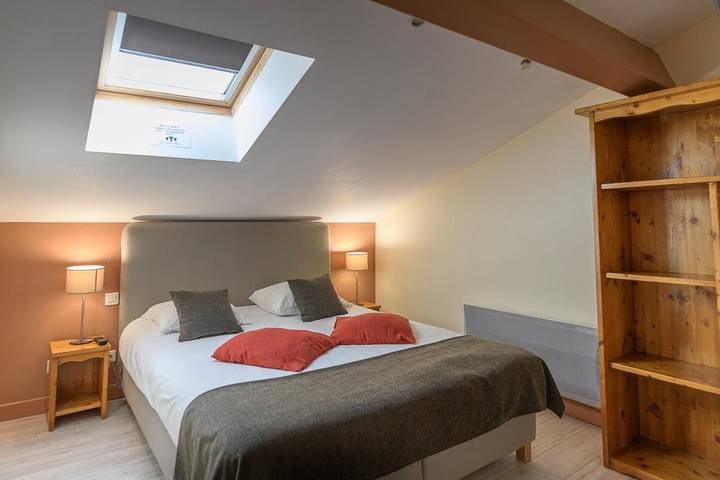 Hôtel pour 2 personnes, avec piscine ainsi que jardin et vue à Saint-Jean-en-Royans - 4