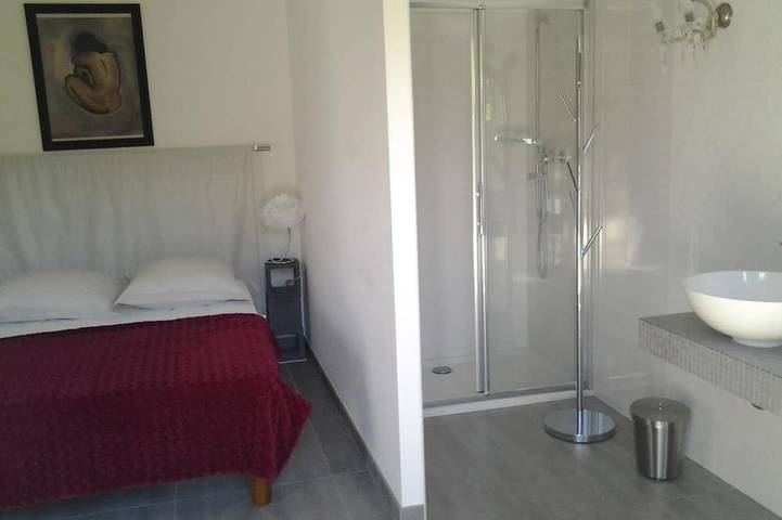 Location de vacances pour 2 personnes, avec jardin à Eccica-Suarella - 2