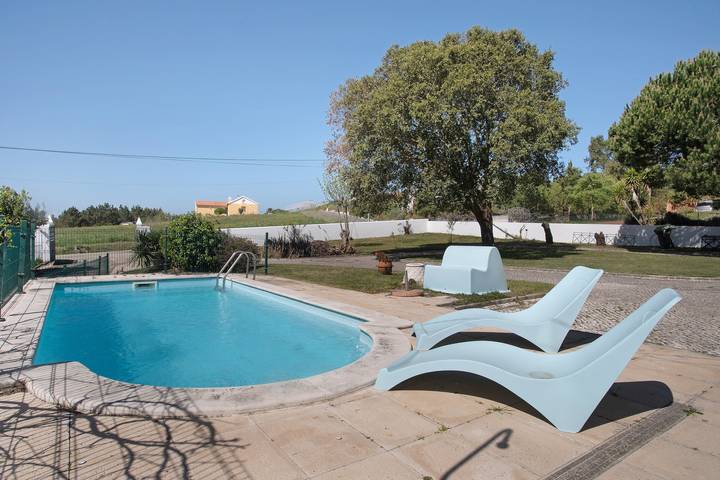 Casa de campo con vistas a la montaña, piscina, Wi-Fi, terrazas y jardín in Salir de Matos, Leiria District