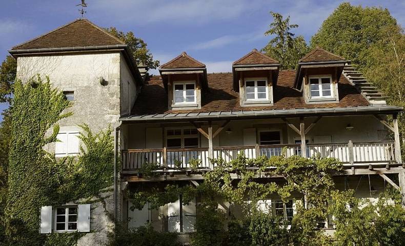 Chambre d’hôte pour 3 personnes, avec Balcon et Jacuzzi ainsi que Jardin et Sauna dans Samognat
