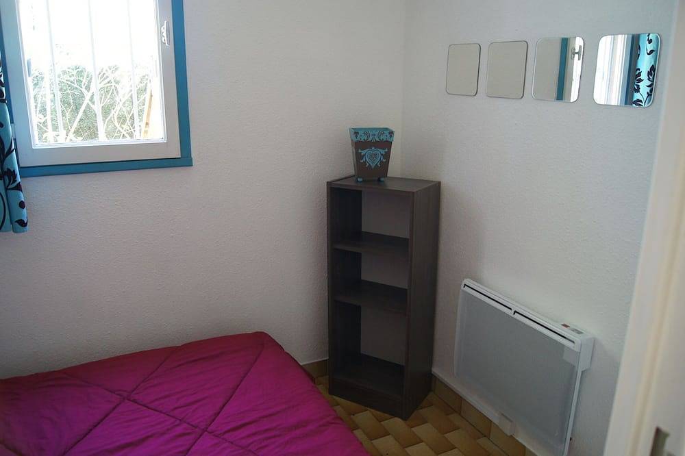 Appartement entier, Lara 6 - Grand T2 rez-de-jardin et terrasse ombragés Loggia  Wc indép Parking in Cap d'Agde, Agde