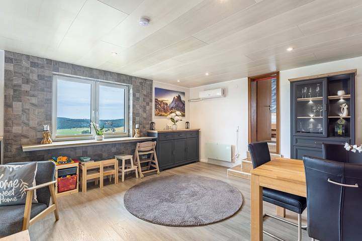 Appartement entier, Appartement "Perle Am Pön" avec vue sur les montagnes, terrasse privée et Wi-Fi in Düdinghausen, Medebach