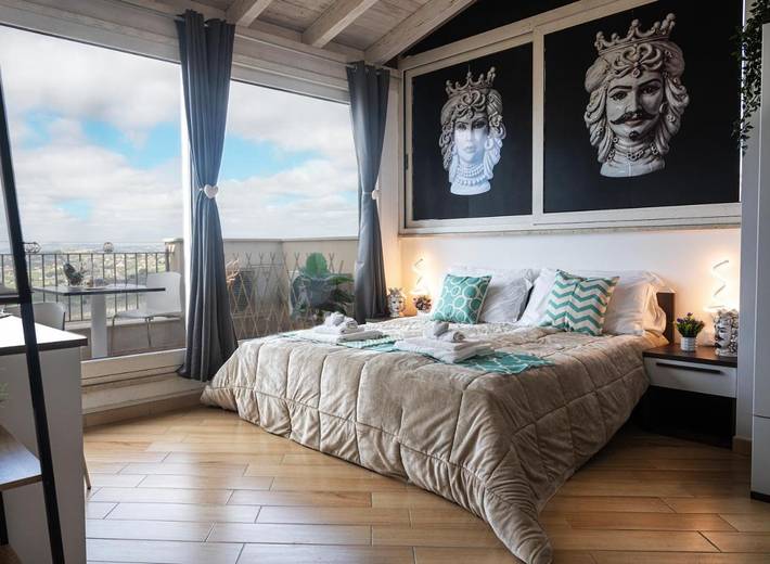 Ferienwohnung für 2 Personen, mit Balkon und Terrasse sowie Ausblick in Favara