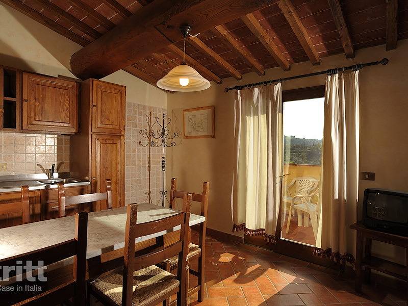 Tritt — Enjoy an ideal location near Florence in a 6-person apartment in Reggello in San Donato Fronzano, Valdarno