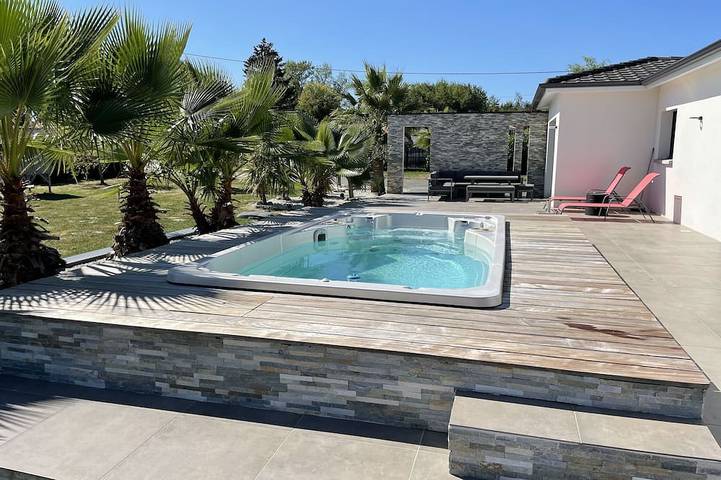 Magnifique contemporaine avec spa de nage chauffé à 15 min de Bordeaux centre. in Fargues-Saint-Hilaire, Région de Bordeaux
