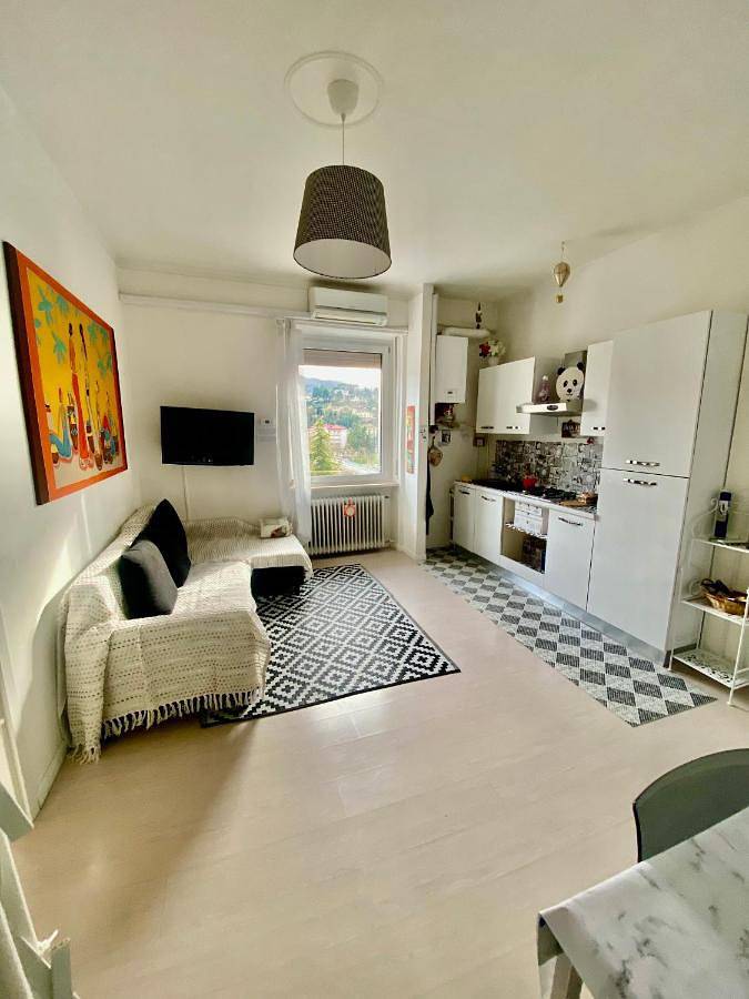 Appartement entier, Appartamento Lella con meravigliosa vista vicino al centro congressi zona Bagni con wi-fi,ascensore e area parcheggio in Acqui Terme, Province d'Alexandrie