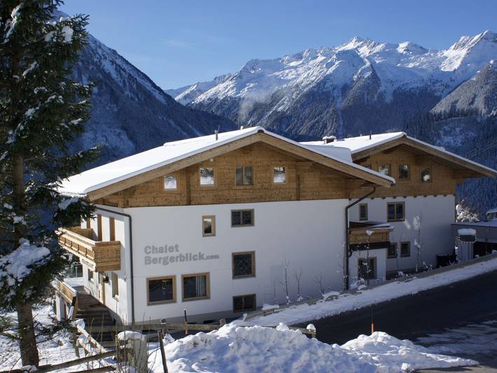 Chalet für 50 Personen, mit Balkon und Terrasse sowie Garten und Sauna in Wald im Pinzgau