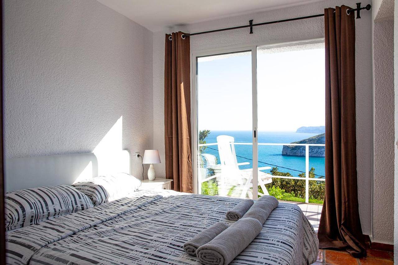 Queen Room with Balcony in Granadella, Jávea