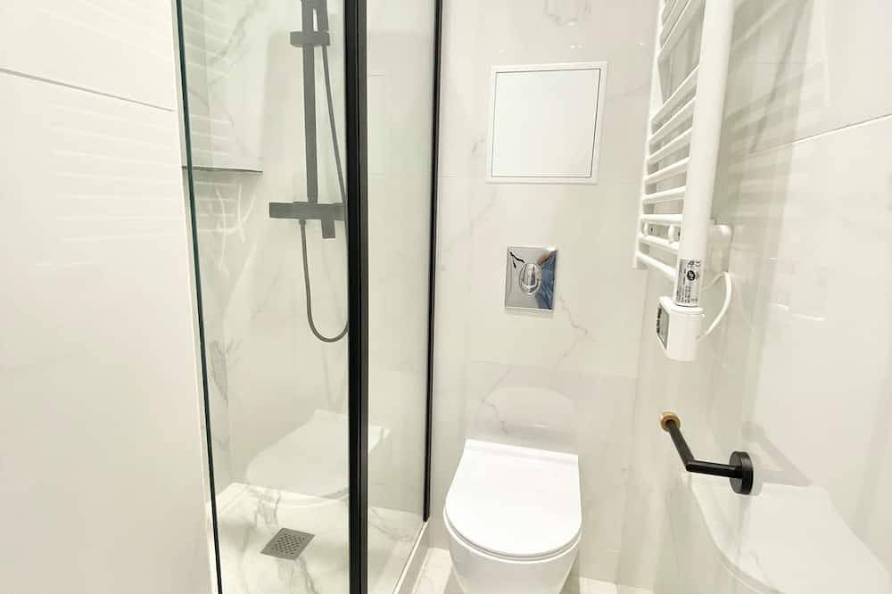 Ganze Wohnung, 🏁 Modern Sea-View Flat – A/C, High-Speed Wi-Fi – 15 min walk from Monaco Gp F1 in Cap-d'Ail, Nizza und Umgebung