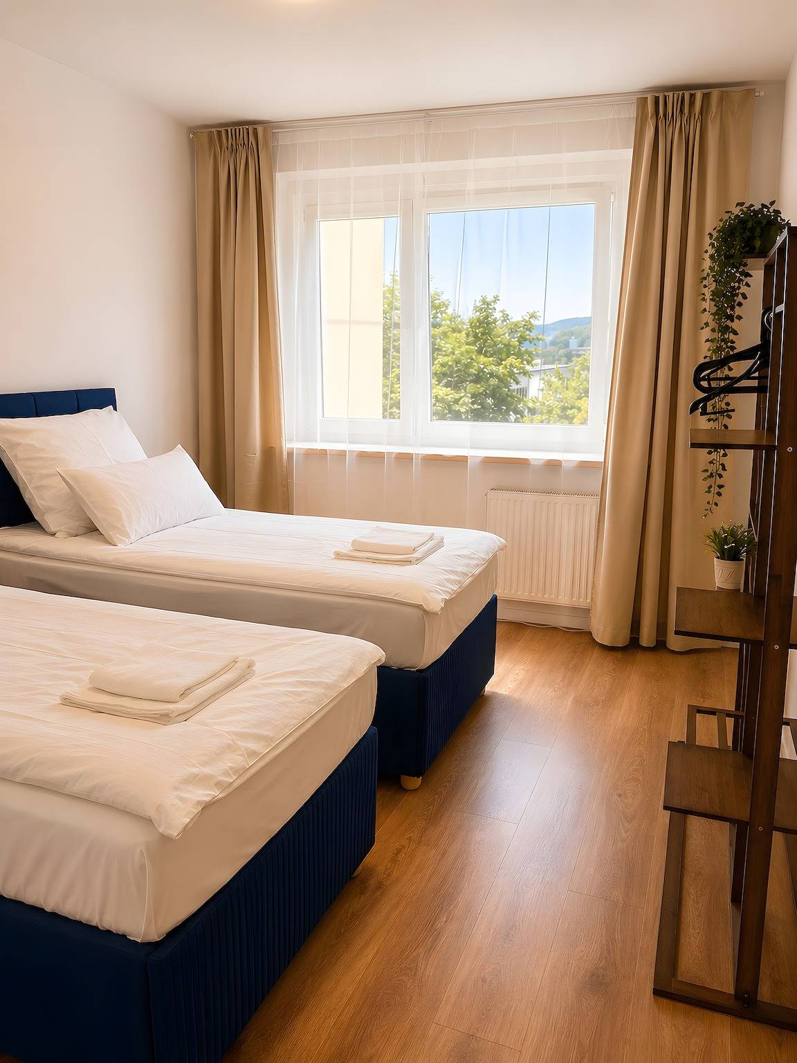 Ganze Wohnung, Apartment Wohnen auf Zeit - 5P mit Balkon, Tv, Wm & Wlan in Neulobeda, Jena