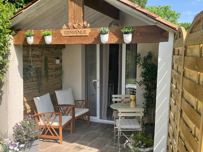 Gîte pour 2 personnes, avec Terrasse ainsi que Jardin et Vue à Épargnes - 3
