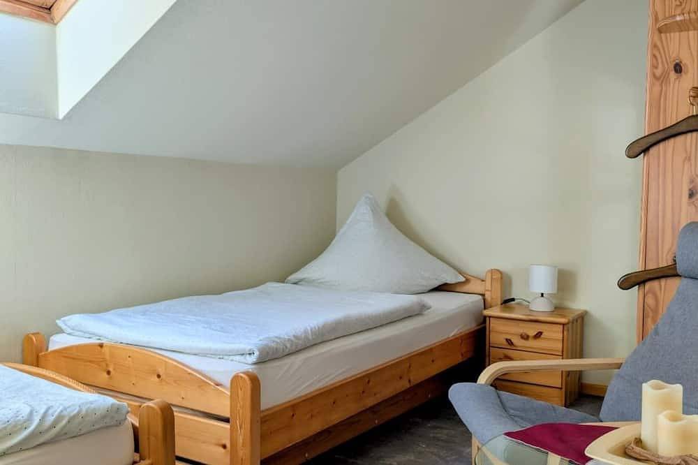 Ganze Wohnung, Günstige Ferienwohnung mit Sauna in ruhiger Lage, in Waldnähe gelegen. 4 Dtv* in Bad Sooden-Allendorf, Werratal