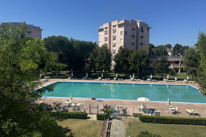 Holiday apartment for 6 people, with pool and balcony/terrace - 1