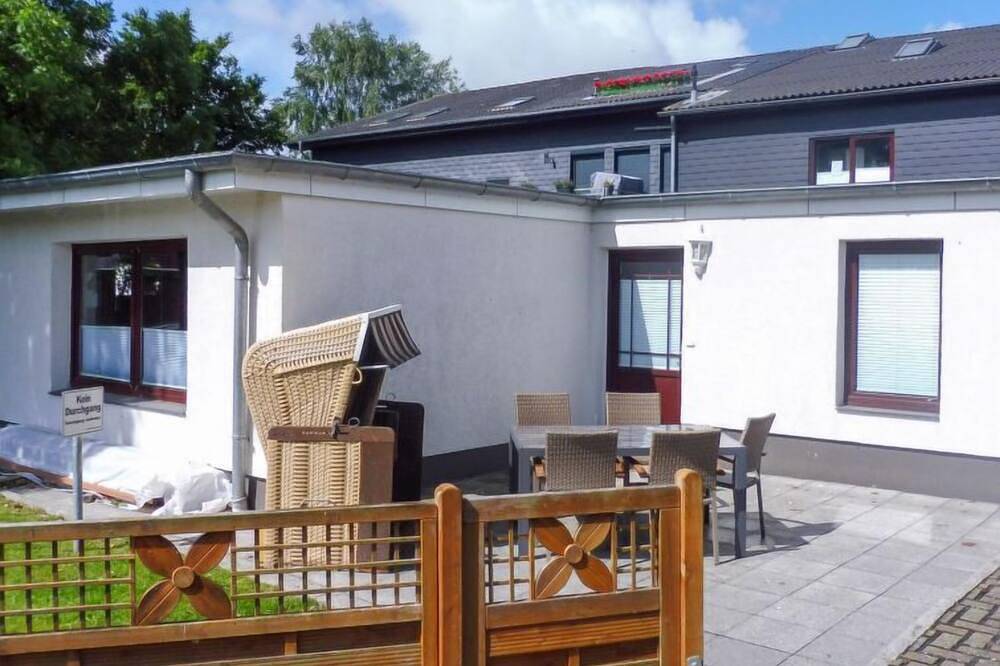 Ganze Wohnung, Strandläufer by Interhome in Warwerort, Dithmarschen