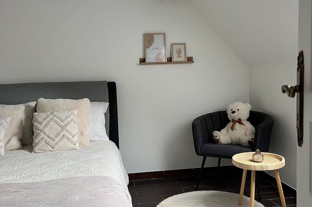 Entire apartment, Beautiful T3 bis duplex near town center in Sens, Yonne