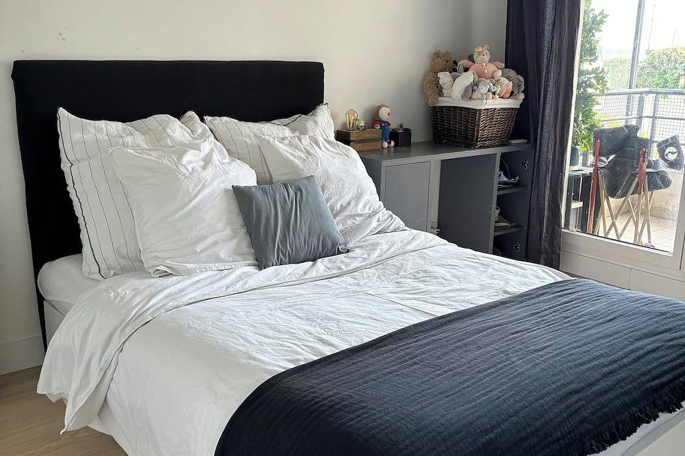 Apartamento entero, Appartement Lumineux à Suresnes à Côté de Paris Vue Tour Eiffel in Suresnes, Altos del Sena