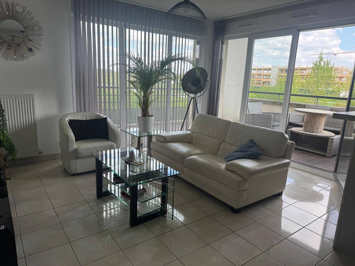 Appartement entier, Two-Bedroom Apartment in Ferrières-en-Brie, Seine-et-Marne