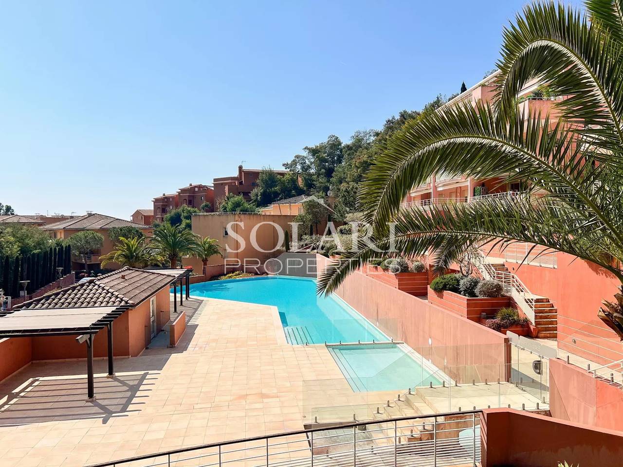 Ganze Wohnung, Ferienwohnung für 4 Personen mit Balkon/Terrasse in Théoule-sur-Mer, Massif de l'Esterel