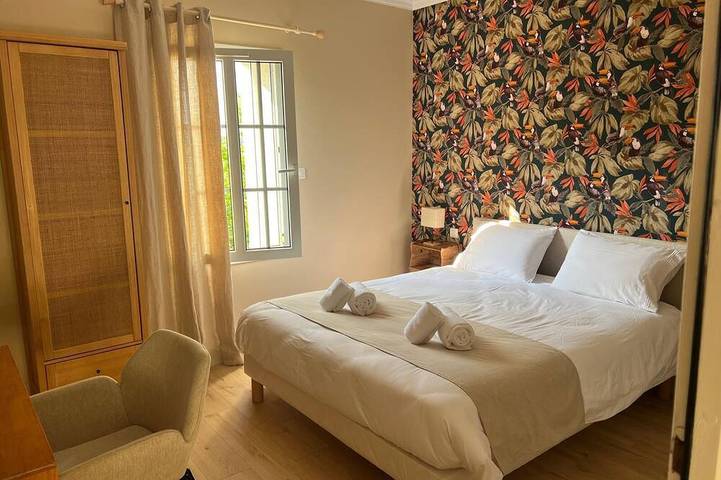 Location de vacances pour 2 personnes, avec Jardin et Piscine à Laplume