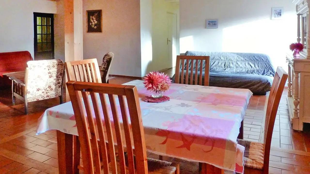 Appartement de vacances entier, Appartement de vacances pour 6 personnes avec terrasse in Retournac, Haute-Loire