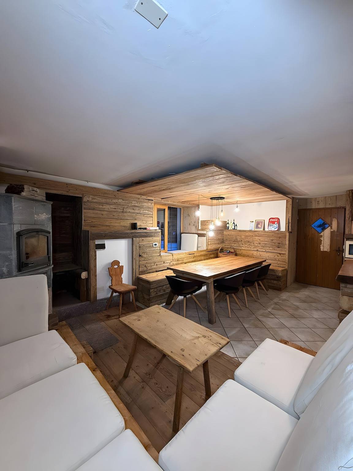 Chalet 'Baita Dal Bigolaro' con Vista Montagna, Giardino Privato e Balcone in Compet, Levico Terme