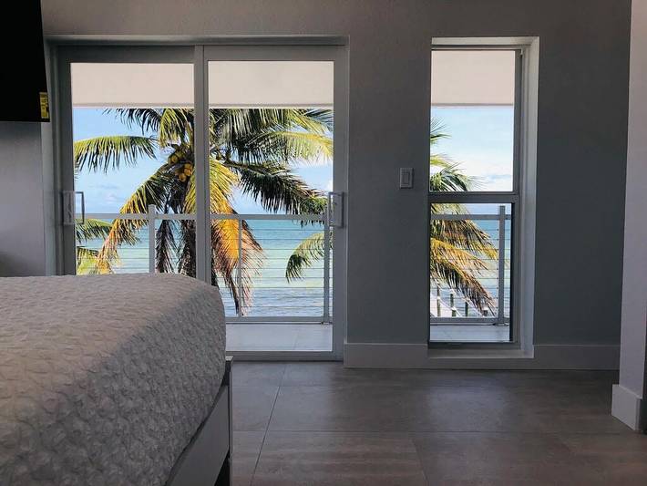 Vacation house for 12 people, with yard and balcony in Florida Keys