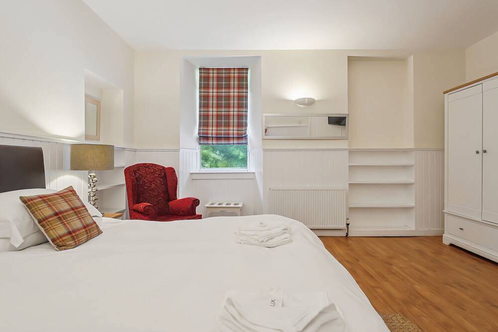 Shore House - für 10 Personen - für 10 Gäste in 5 Schlafzimmern in Loch Lomond, Argyll & Bute