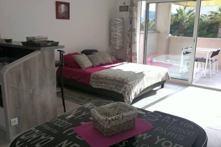 Gîte pour 4 personnes, avec terrasse dans Plage des Sablettes - 3