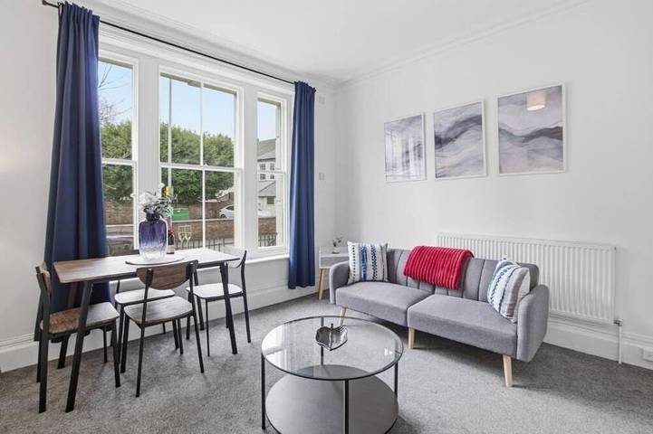 Apartment for 2 people, with terrace and garden in Gloucester (UK)