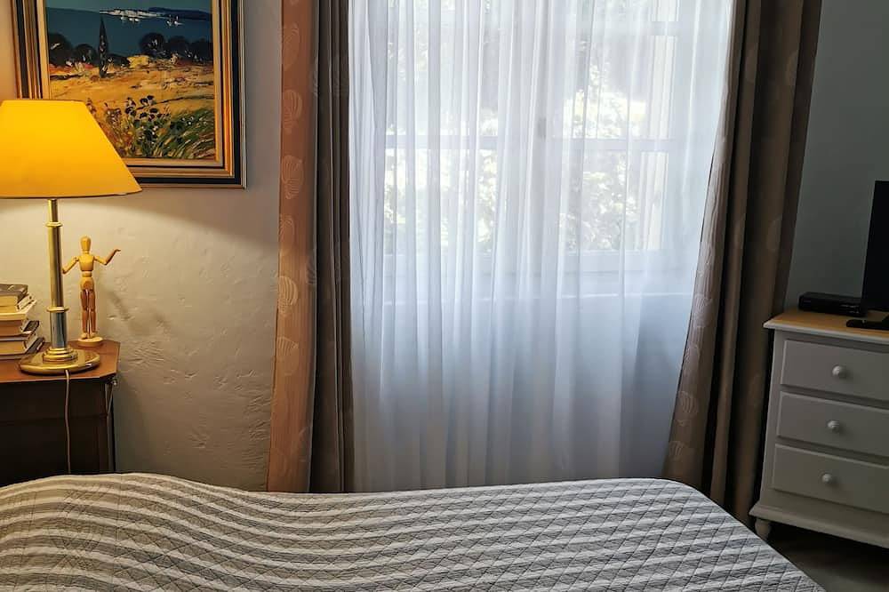 Villa con terrazas y piscina vista panorámica. Cerca de campos de golf y playa, a 1 km del pueblo in Valbonne, Region de Cannes