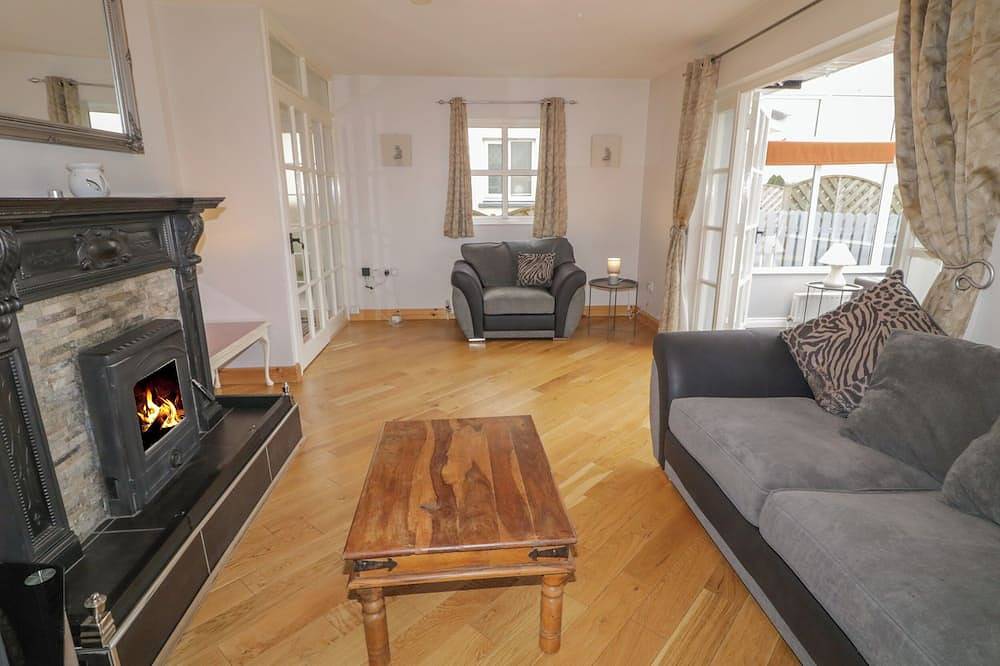 2 Carlton Cottage, pet friendly, with open fire in Enniskillen in Grafschaft Fermanagh