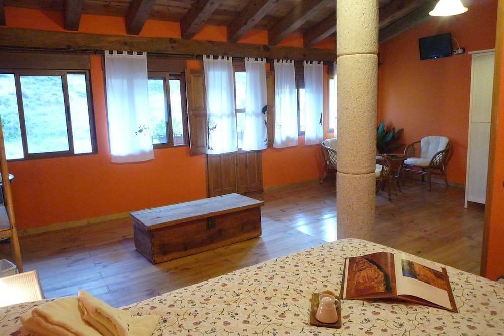 Rural house in the middle of the route of the Pasarelas de Valloré in Montoro de Mezquita, Villarluengo