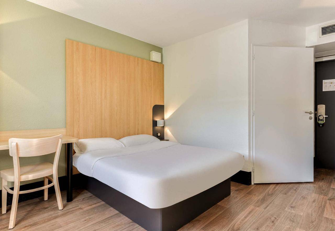 B&B Hotel Béziers in Villeneuve-lès-Béziers, Côte d'Améthyste