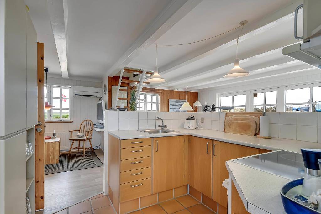 Schönes Ferienhaus mit Balkon auf großem Dünengrundstück ganz nahe am Nordseestrand - Extra Toilette im Annex in Tim, Holstebro und Umgebung