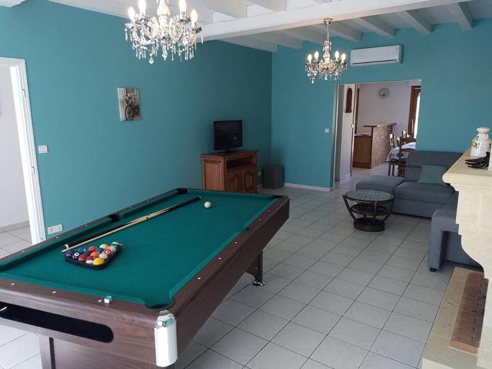 Location de vacances pour 10 personnes, avec vue et jardin à Pons - 3