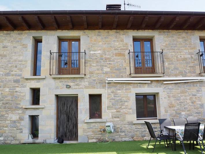 Dom dla 12 osób, z ogród i taras oraz widok i basen w Olza