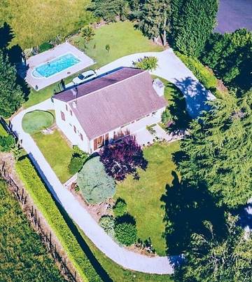 Gîte pour 2 personnes, avec piscine et jardin à Prudhomat