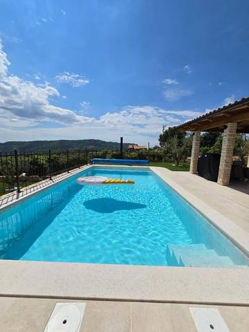 Villa mit pool für 10 Personen, mit Garten und Ausblick sowie Pool in Slowenien